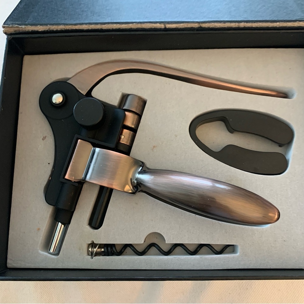 Used Luxury Brass Rabbit Corkscrew Set

Cork Exclusive Collection
